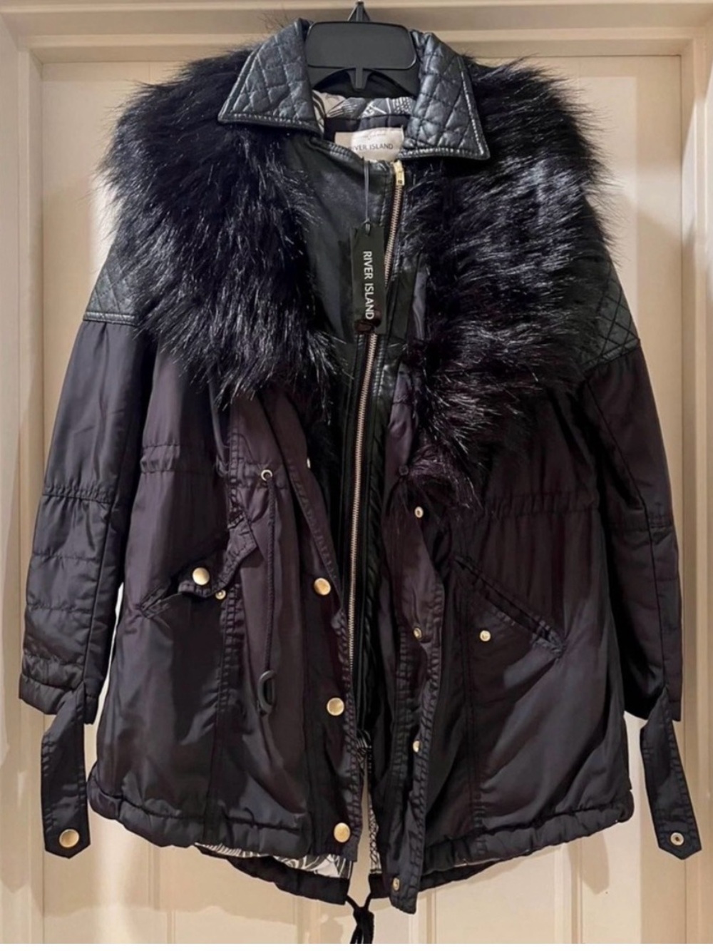 RIVER ISLAND